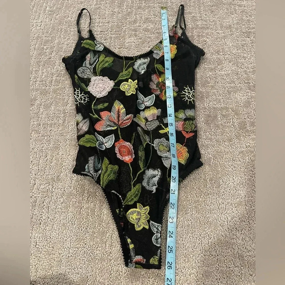 Honey Punch Semi Sheer Black/Floral Embroidered Bodysuit, Spaghetti Straps, Sz S - Picture 9 of 14